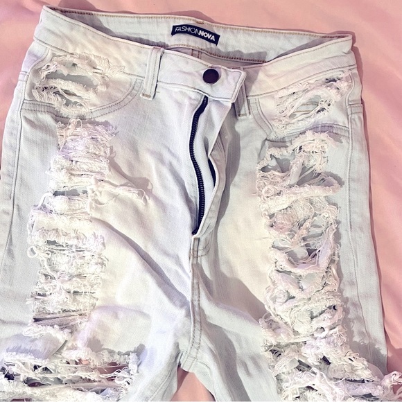 Distressed jeans light blue wash - Picture 2 of 12